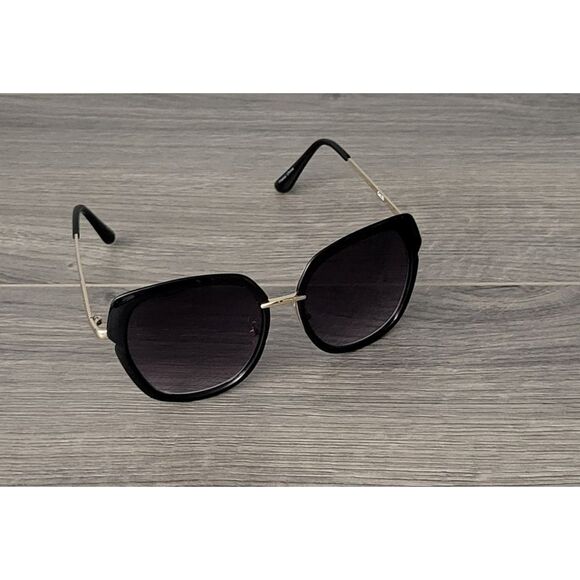 XOXO Black Gold Color Womens Sunglasses XS91948C-1B-GS2 - Picture 1 of 11